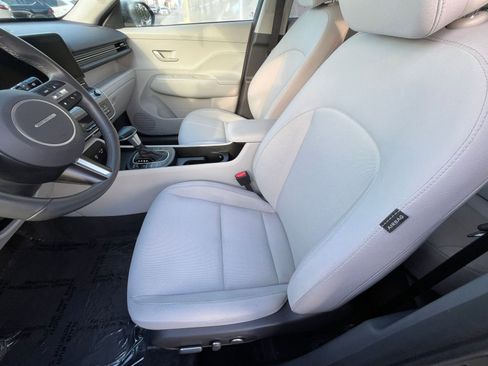 Used 2025 Hyundai Kona SEL image 28
