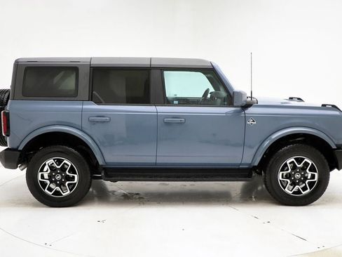 Used 2025 Ford Bronco Outer Banks image 3