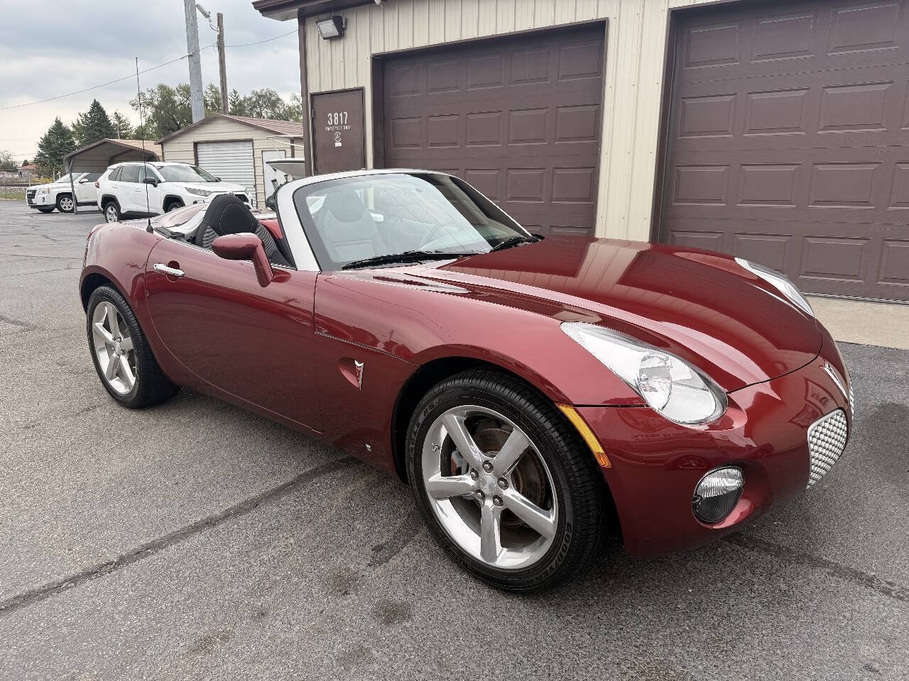 Used 2009 Pontiac Solstice Convertible w/ Preferred Package RWD image 17