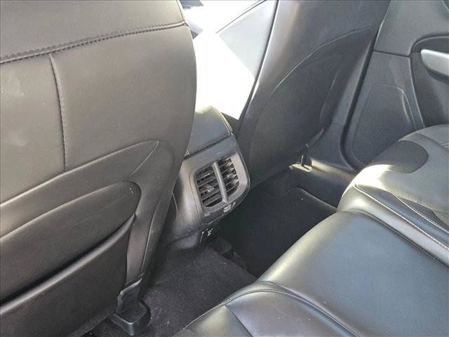 Used 2018 Jeep Cherokee Latitude Plus FWD image 15