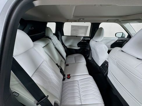 New 2026 Mitsubishi Outlander SEL FWD image 29