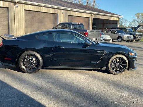 Used 2016 Ford Mustang Shelby GT350 w/ Track Package image 12