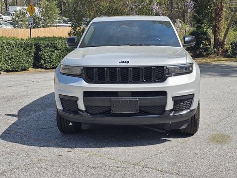 Used 2021 Jeep Grand Cherokee L Laredo image 2