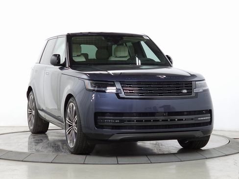 New 2025 Land Rover Range Rover SE image 8