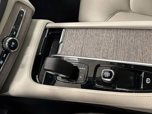 Certified 2023 Volvo XC90 B6 Core w/ Protection Package Premier image 20