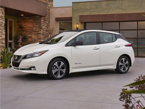 Used 2022 Nissan Leaf S FWD image 1