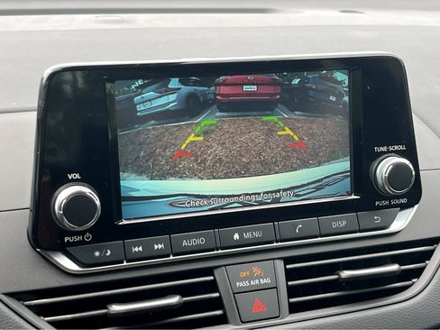 Used 2024 Nissan Altima 2.5 S image 9