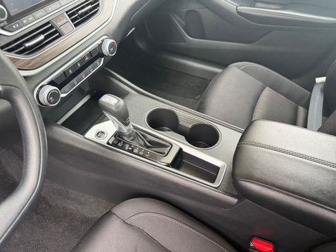 Used 2025 Nissan Altima 2.5 SV image 42