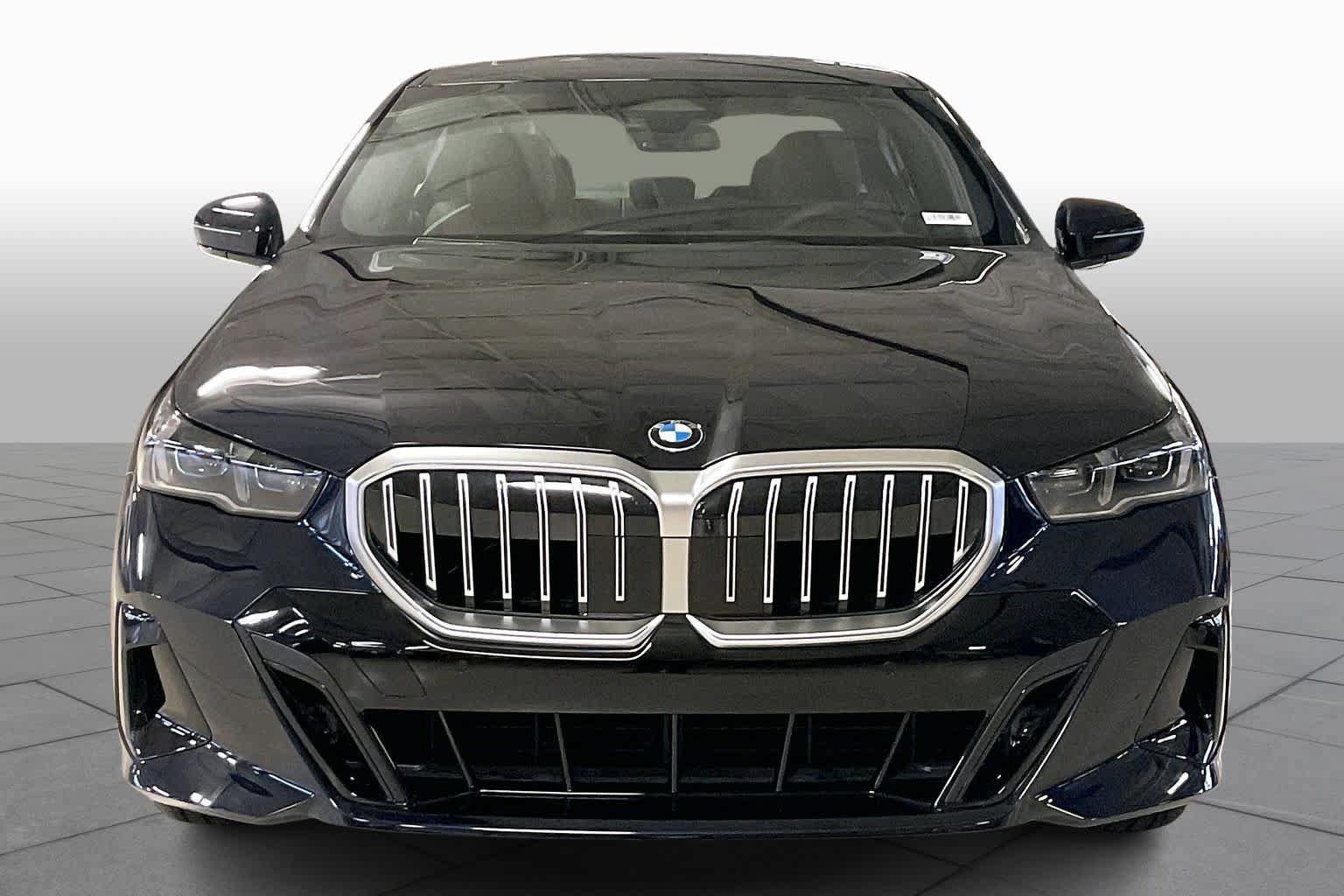 Used 2026 BMW 530i w/ M Sport Package RWD image 3