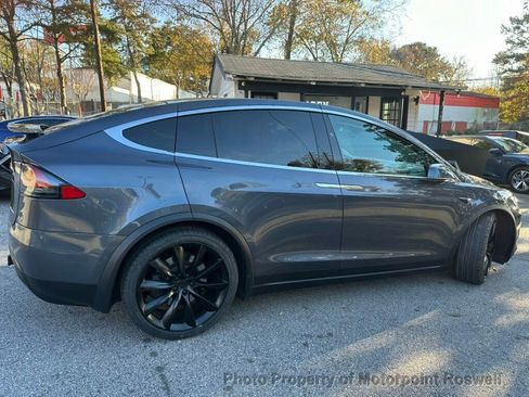 Used 2019 Tesla Model X image 9