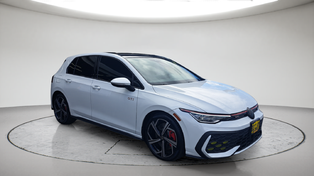 Used 2025 Volkswagen GTI SE FWD image 3