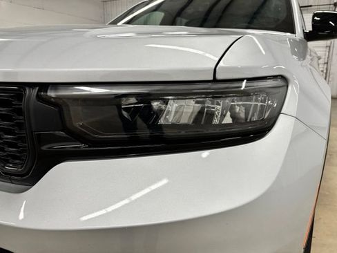 Used 2025 Jeep Grand Cherokee L Altitude RWD image 9