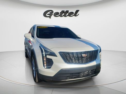 Used 2023 Cadillac XT4 Luxury FWD image 2