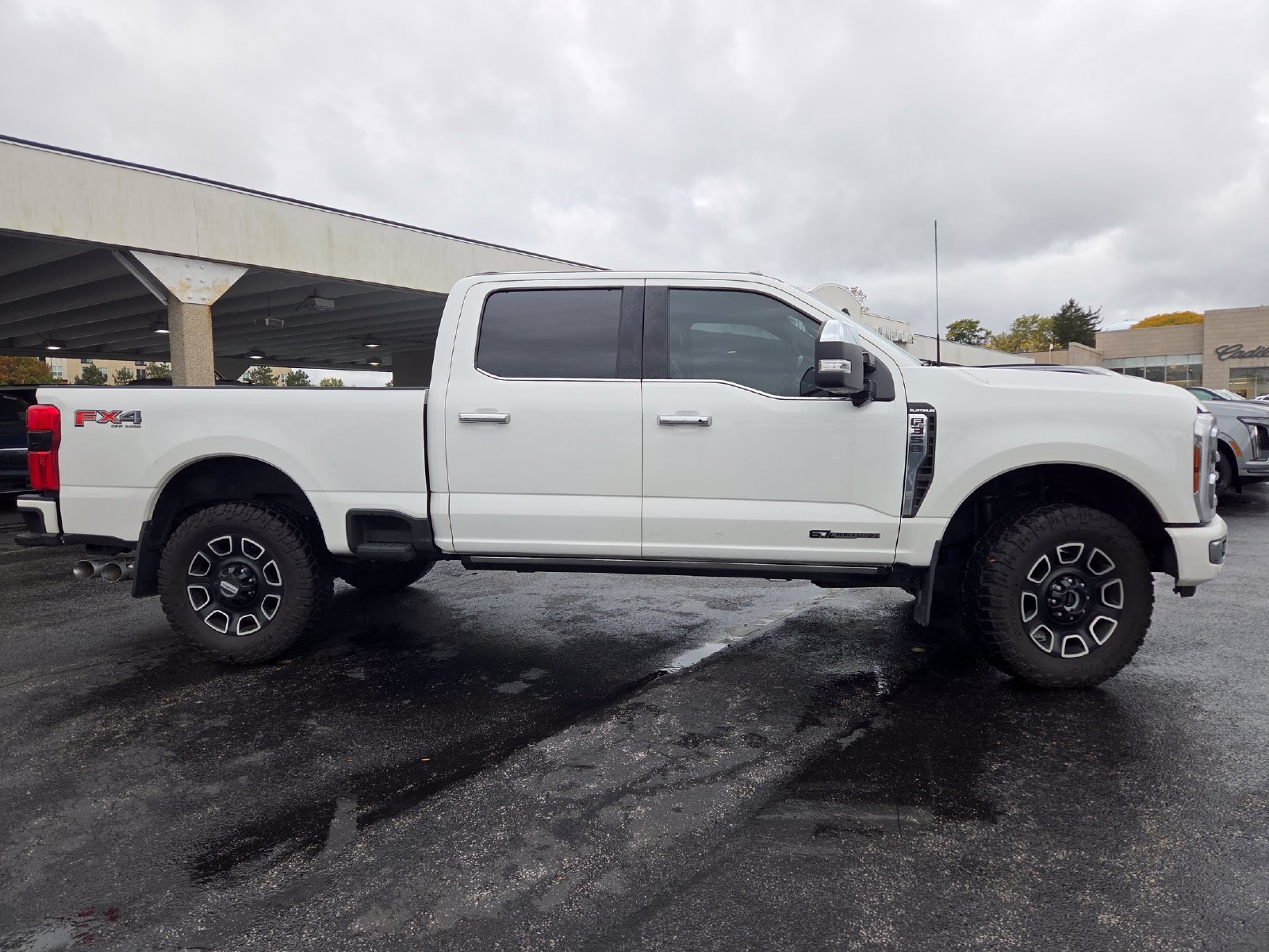 Used 2024 Ford F350 Platinum w/ FX4 Off-Road Package AWD/4WD image 21