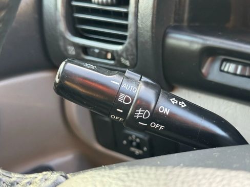 Used 2004 Toyota Land Cruiser image 36