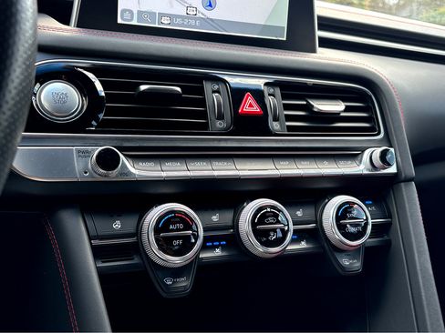 Used 2021 Genesis G70 3.3T w/ Sport Package image 11