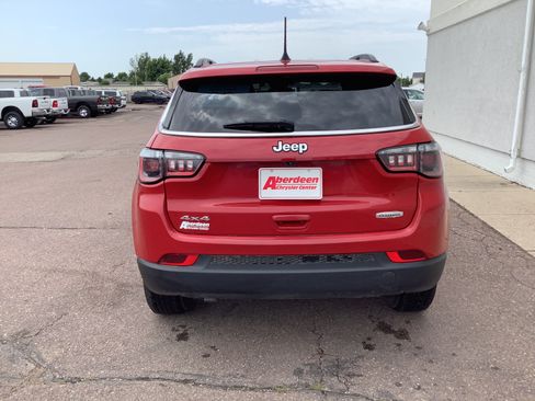 Used 2023 Jeep Compass Latitude w/ Convenience Group AWD/4WD image 6