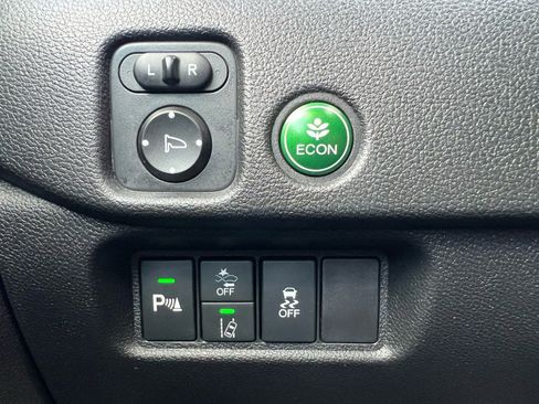 Used 2019 Honda Pilot Touring image 35