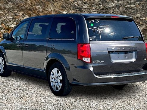 Used 2018 Dodge Grand Caravan SE w/ UConnect Hands-Free Group image 12