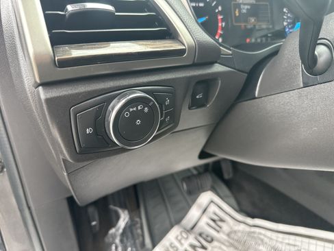 Used 2014 Ford Fusion SE w/ Equipment Group 202A FWD image 13