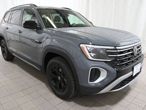 New 2026 Volkswagen Atlas Peak Edition AWD/4WD image 15