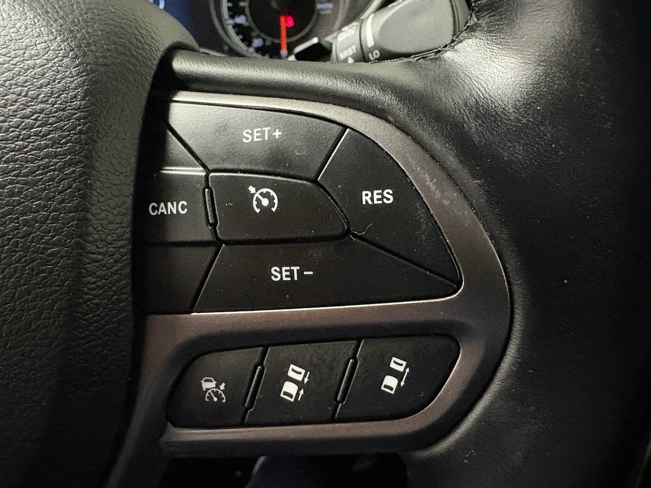 Used 2021 Jeep Cherokee Limited AWD/4WD image 19