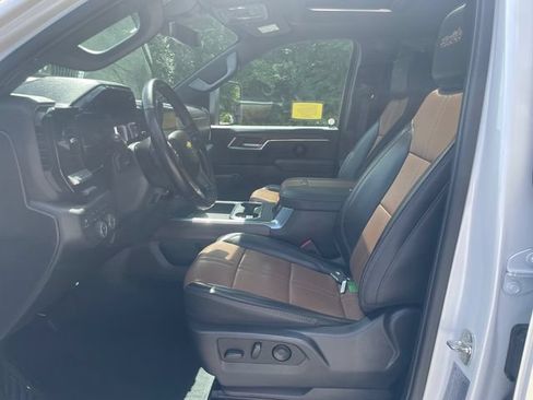 Used 2024 Chevrolet Silverado 2500 High Country w/ Technology Package AWD/4WD image 39
