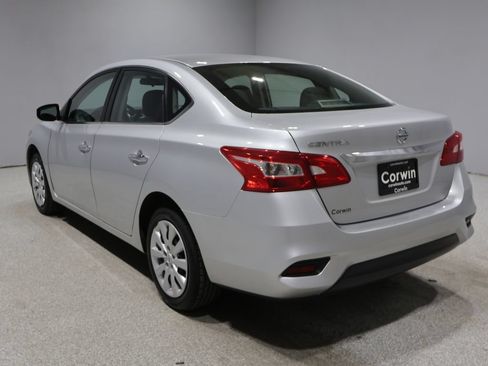 Used 2016 Nissan Sentra S FWD image 5
