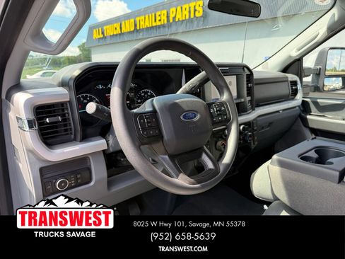 Used 2025 Ford F350 XLT AWD/4WD image 4