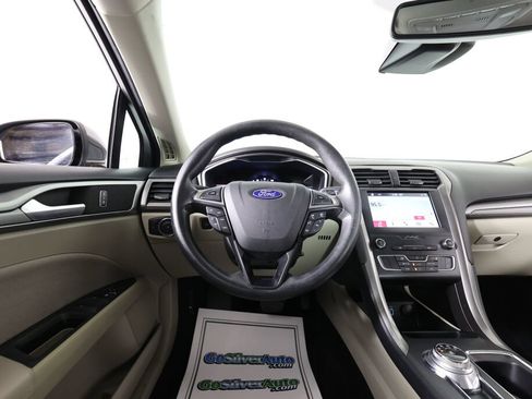 Used 2019 Ford Fusion SE FWD image 28