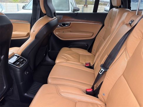 Used 2019 Volvo XC90 T8 Inscription w/ Luxury Package image 33