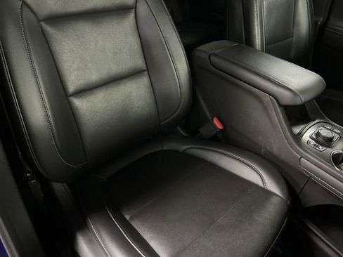 Certified 2023 GMC Acadia SLT w/ Technology Package image 28