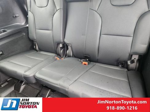 Used 2025 Kia Telluride EX image 31