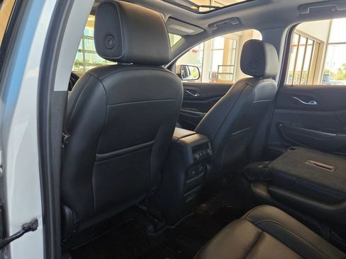 Used 2019 GMC Acadia SLT w/ LPO, Floor Liner Package FWD image 23