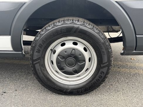 Used 2018 Ford Transit 250 148 Medium Roof image 13