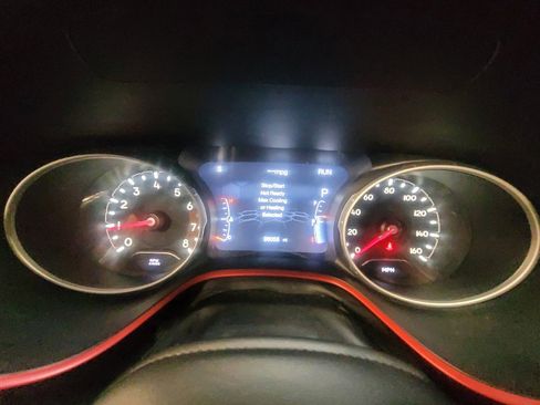 Used 2019 Jeep Compass Trailhawk w/ Cold Weather Group AWD/4WD image 23