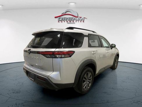 Used 2024 Nissan Pathfinder SV AWD/4WD image 18