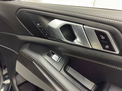 Used 2023 BMW X7 xDrive40i w/ Premium Package image 50