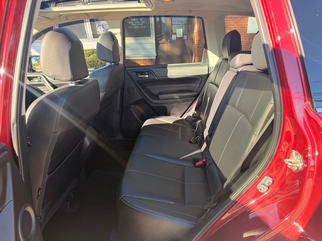 Used 2017 Subaru Forester 2.5i Touring AWD/4WD image 9