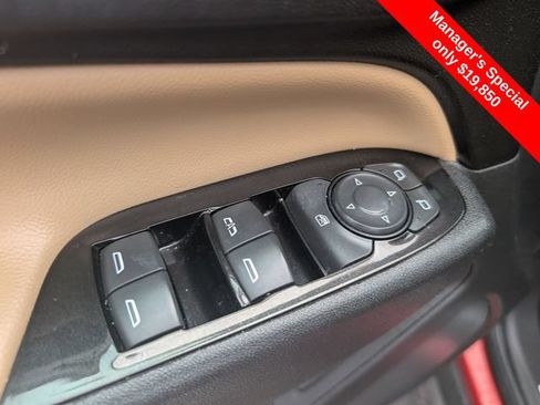 Used 2023 Chevrolet Equinox Premier AWD/4WD image 16