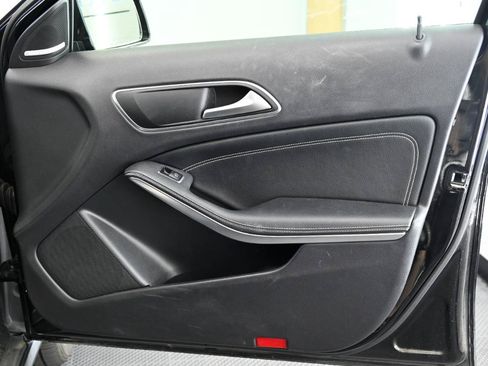 Used 2016 Mercedes-Benz GLA 250 4MATIC image 17