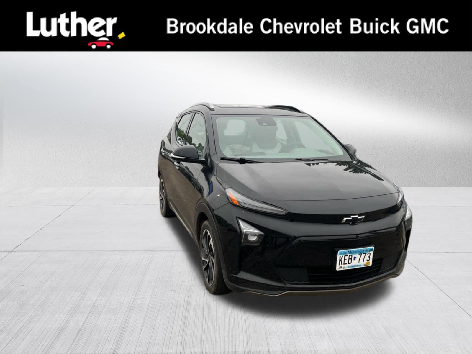 Used 2023 Chevrolet Bolt EUV Premier w/ Sun & Sound Package FWD image 1