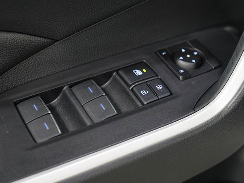 Used 2022 Toyota RAV4 XLE Premium AWD/4WD image 21