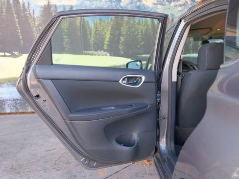 Used 2015 Nissan Sentra S FWD image 32