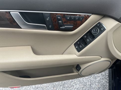 Used 2014 Mercedes-Benz C 300 4MATIC Sedan image 23