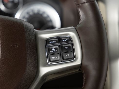 Used 2015 RAM 1500 Laramie w/ Convenience Group image 32