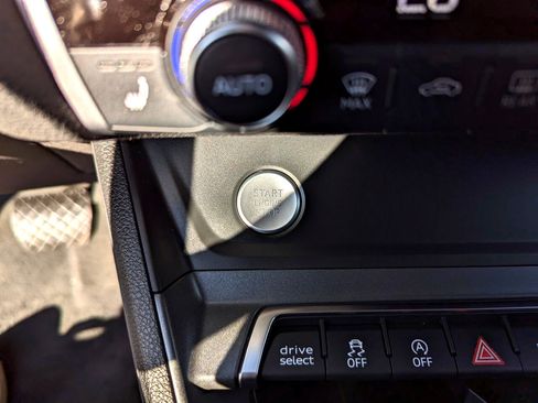 Used 2020 Audi Q3 2.0T Prestige image 24