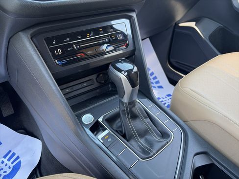 Used 2023 Volkswagen Tiguan SE FWD image 17