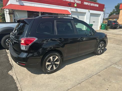 Used 2017 Subaru Forester 2.5i Premium AWD/4WD image 5