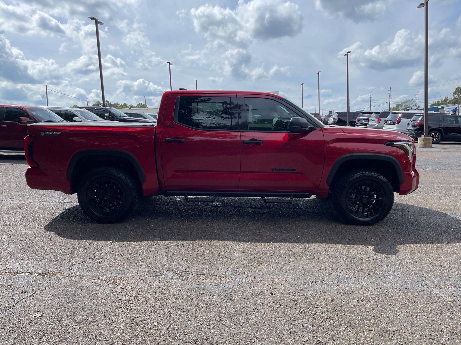 Used 2022 Toyota Tundra SR5 AWD/4WD image 7